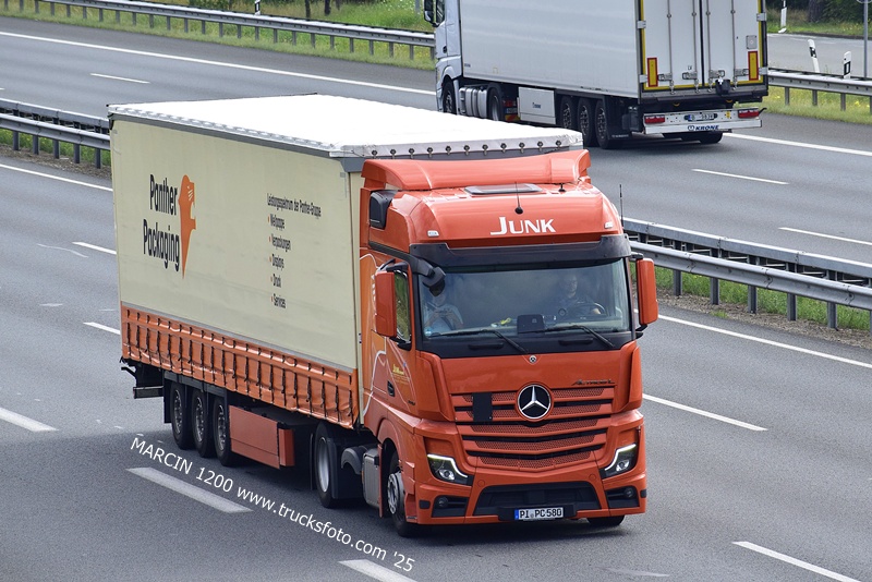 _DSC8662 JUNK-crop-ActrosL MP5.JPG