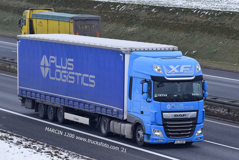 _DSC3619 PLUS LOGISTICS-crop-DAF XF 106 II-KRONE.JPG