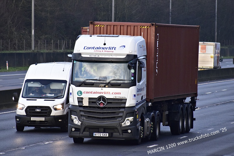 _DSC9290 CONTAINERLIFT-crop-ActrosL MP5.JPG