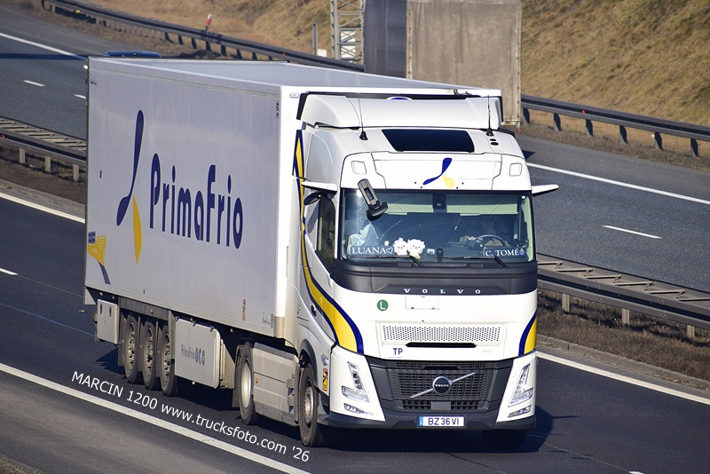 _DSC2039 PRIMAFRIO-crop-VOLVO FH AERO.JPG