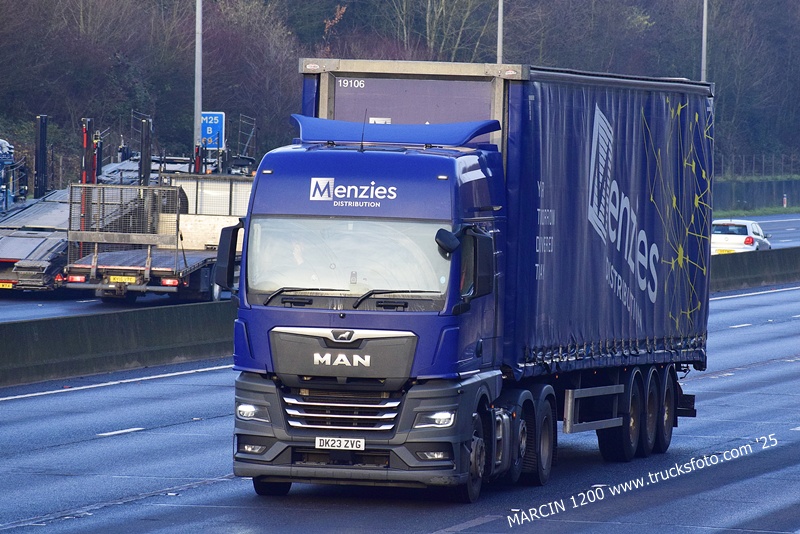 _DSC9407 MENZIES-crop-MAN TGX II.JPG