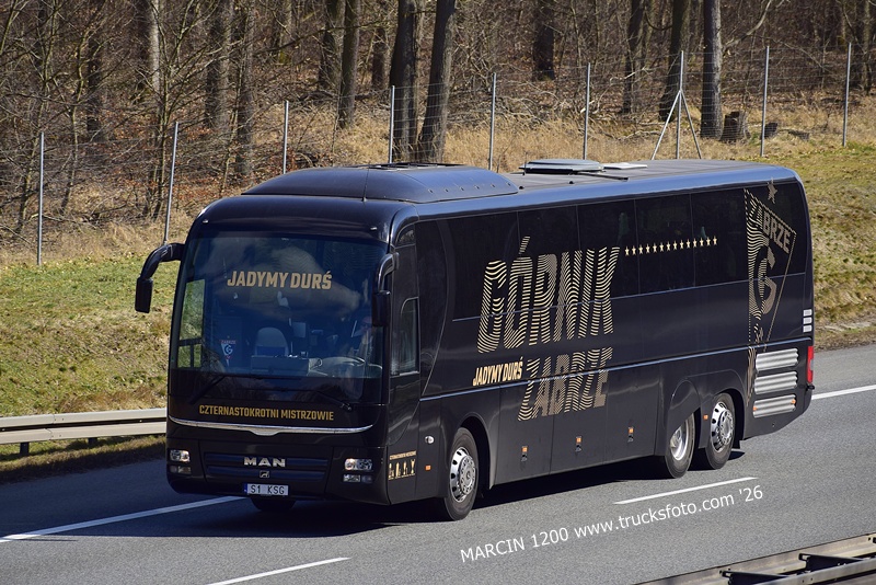 _DSC3245 AUTOBUS MAN-crop-GÓRNIK ZABRZE - JADYMY DURŚ.JPG