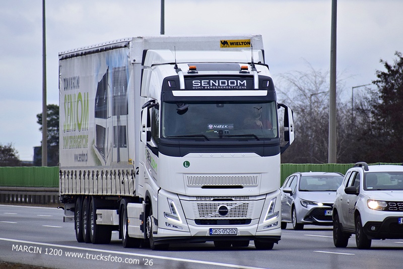 _DSC1796 SENDOM-crop-VOLVO FH AERO - WIELTON.JPG