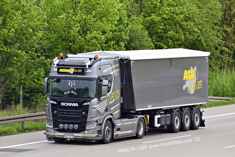 _DSC5626 AGRO SPRINTER-crop-SCANIA R560 NG.JPG