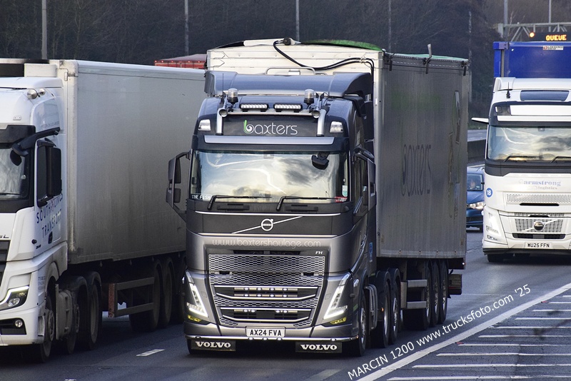 _DSC9307 BAXTERS-crop-VOLVO FH5.JPG