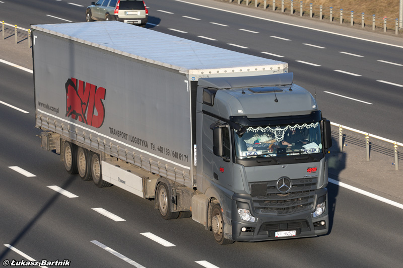 Mercedes-Benz Actros Wis.jpg