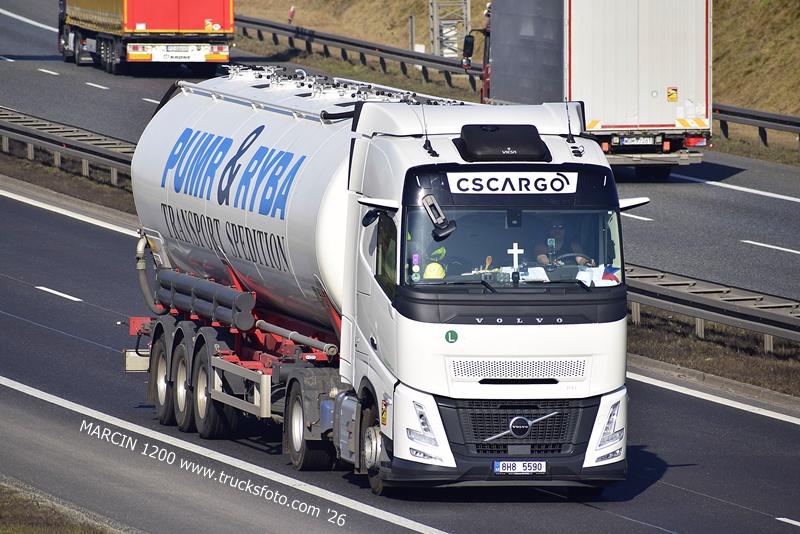 _DSC2820 CS CARGO-crop-VOLVO FH AERO.JPG