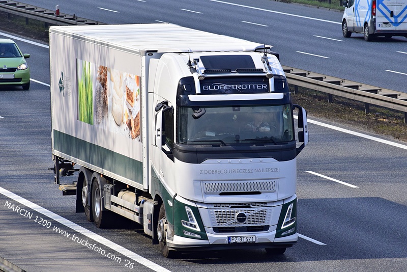 _DSC3480 KOMPLET-crop-VOLVO FH AERO.JPG