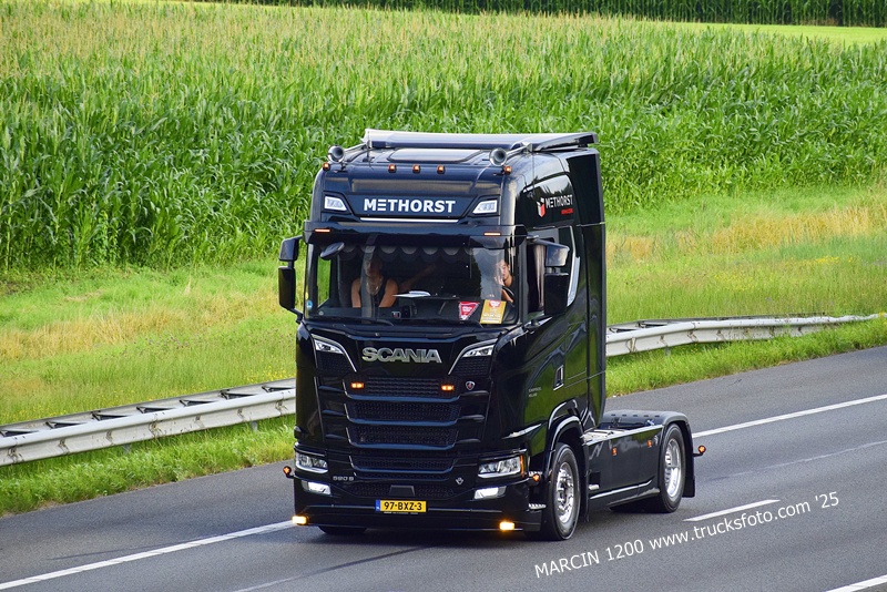 _DSC1162 METHORST-crop-SCANIA S590 V8.JPG