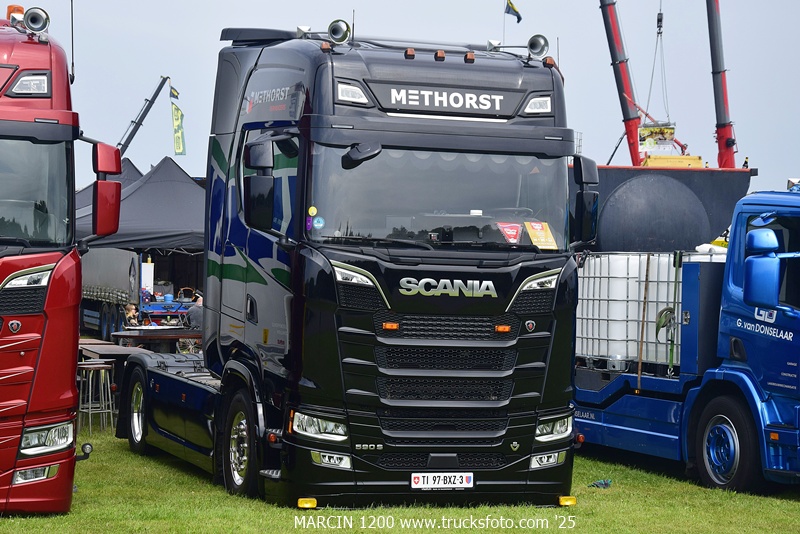 _DSC1595 METHORST-crop-SCANIA S590 V8.JPG