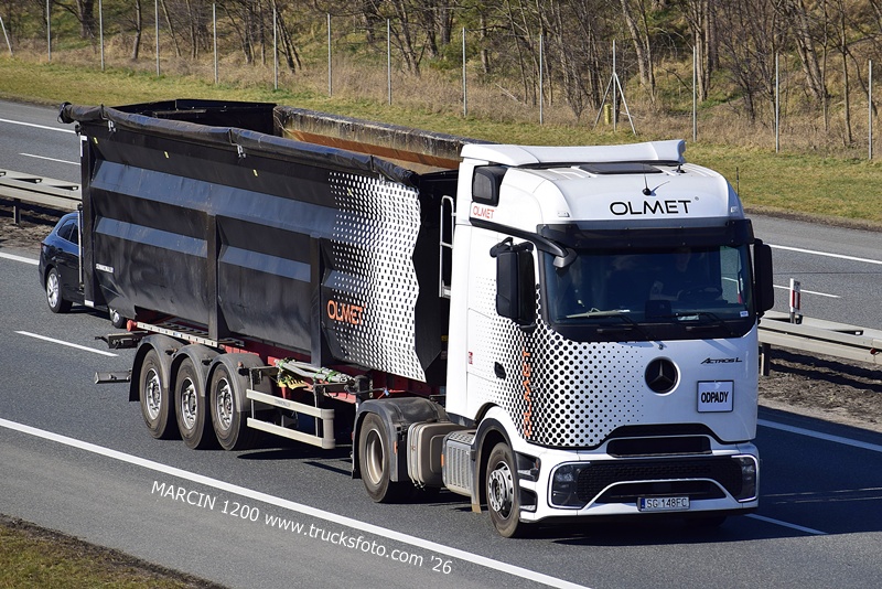 _DSC3339 OLMET-crop-ActrosL ProCabin.JPG