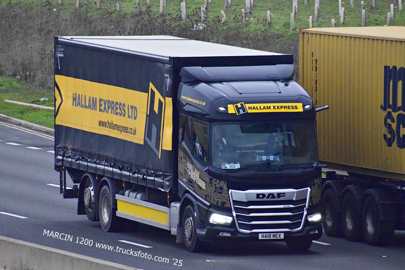 _DSC9932 HALLAM EXPRESS-crop-DAF XD.JPG