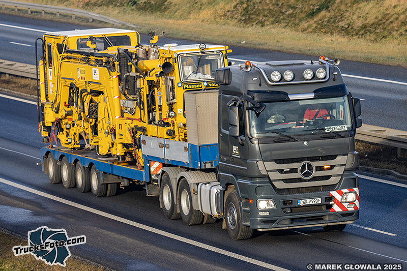 Mercedes-Benz Actros MP3 6x4 - Leonhard Weiss.jpg