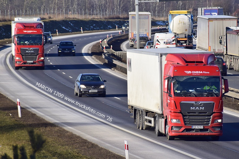 _DSC1125 OMEGA PILZNO-crop-MAN TGX II.JPG