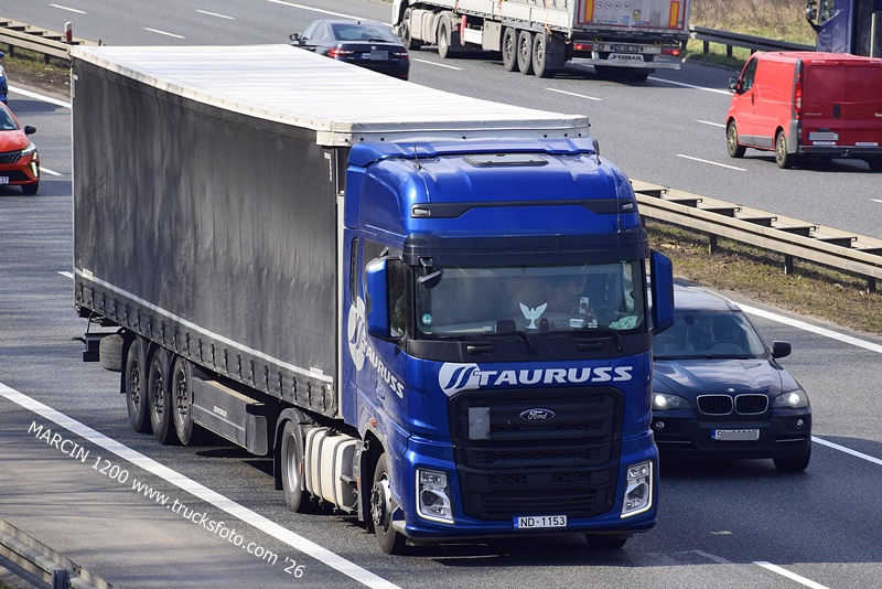 _DSC3510 Tauruss-crop-FORD F-MAX.JPG