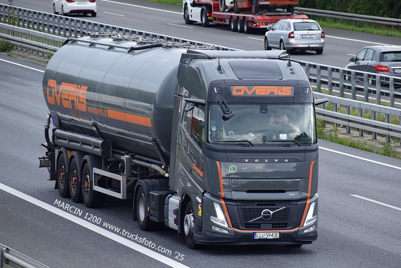_DSC7857 OVERIS-crop-VOLVO FH AERO.JPG