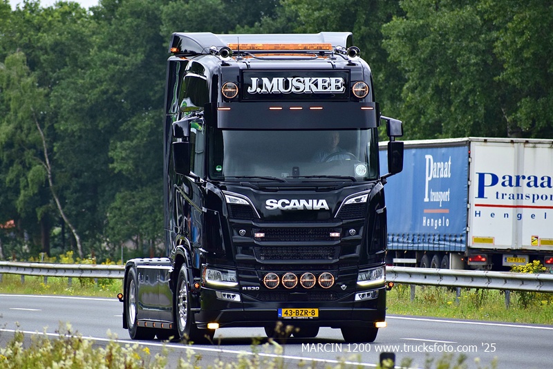 _DSC0288 J.MUSKEE-crop-SCANIA R530 V8 NG.JPG