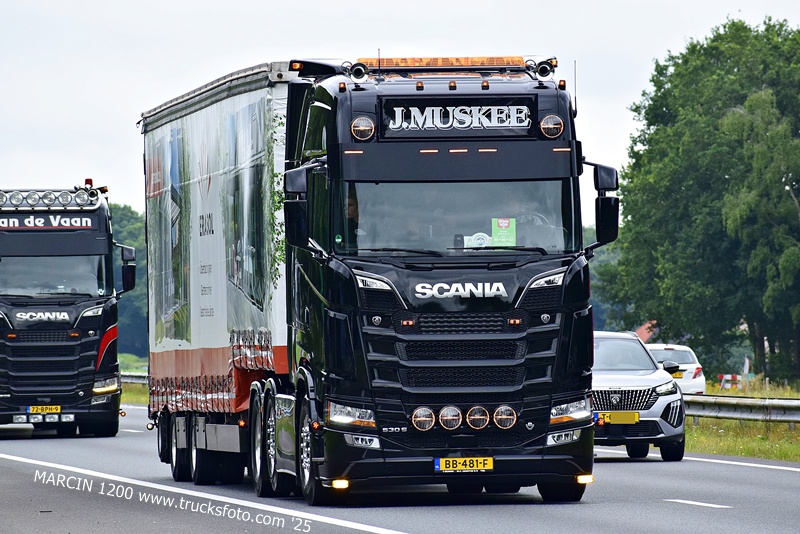 _DSC0056 J.MUSKEE-crop-SCANIA S530 V8.JPG