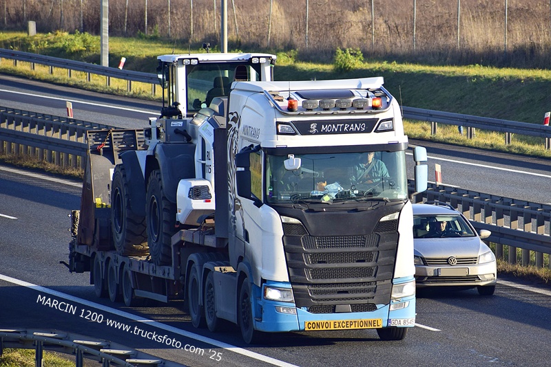 _DSC7393 MONTRANS-crop-SCANIA S.JPG