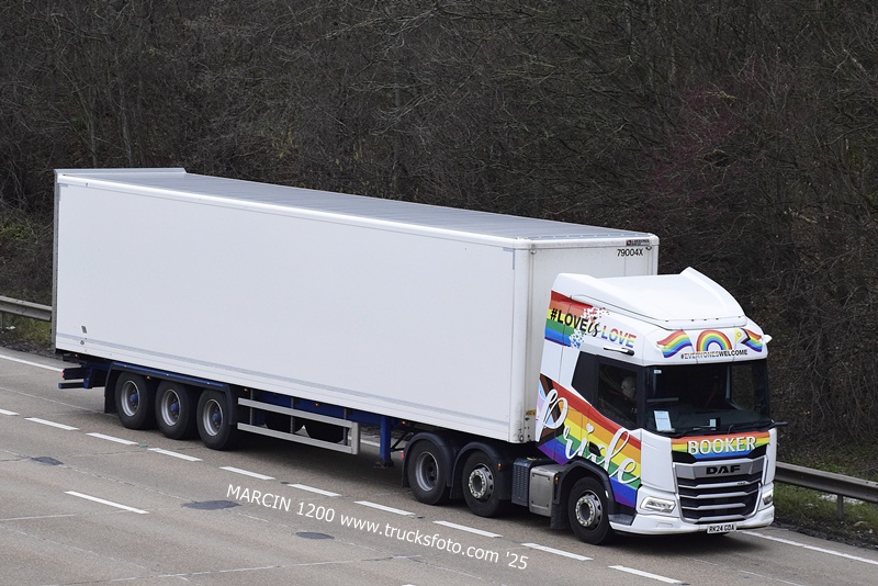 _DSC0791 BOOKER-crop-DAF XD - EVERYONES WELCOME.JPG