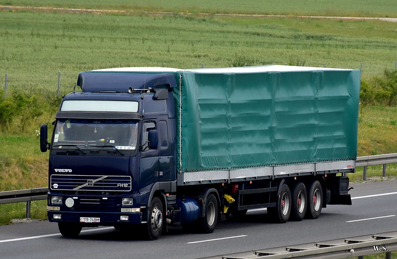 Volvo_FH12_UA.jpg