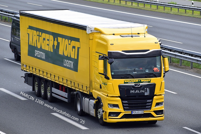 _DSC9110 KRUGER+VOIGT-crop-MAN TGX II.JPG