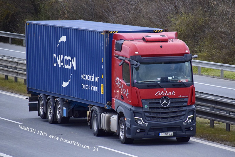 _DSC0725 OBLAK-crop-ACTROS MP5.JPG