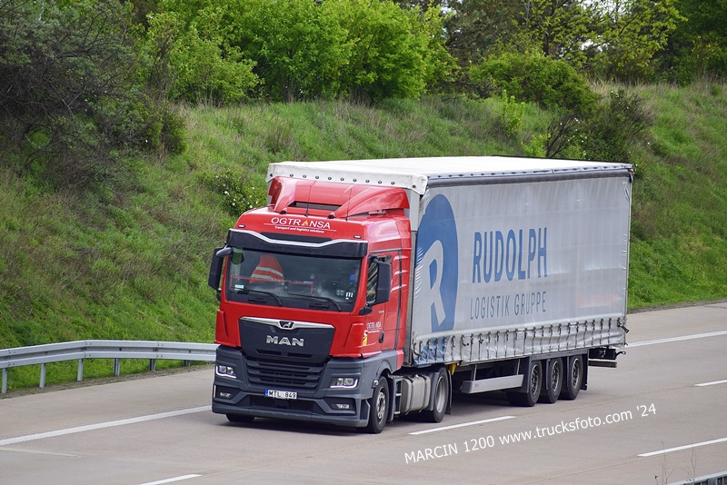 _DSC1636 Ogtransa-crop-MAN TGX II.JPG