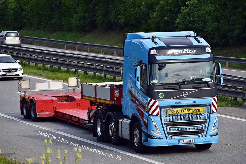 _DSC7275 Hyncica-crop-VOLVO FH5.JPG