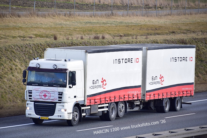 _DSC1493 POMOC HUMANITARNA-crop-DAF XF 105 - INSTOREID.JPG