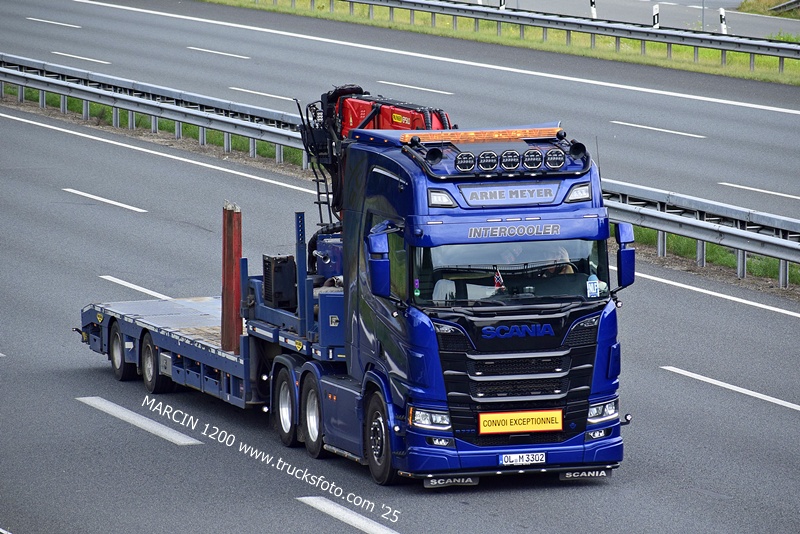 _DSC9329 ARNE MEYER-crop-SCANIA R770 V8.JPG