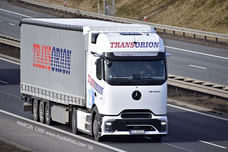 _DSC1604 TRANSORION-crop-ActrosL ProCabin.JPG