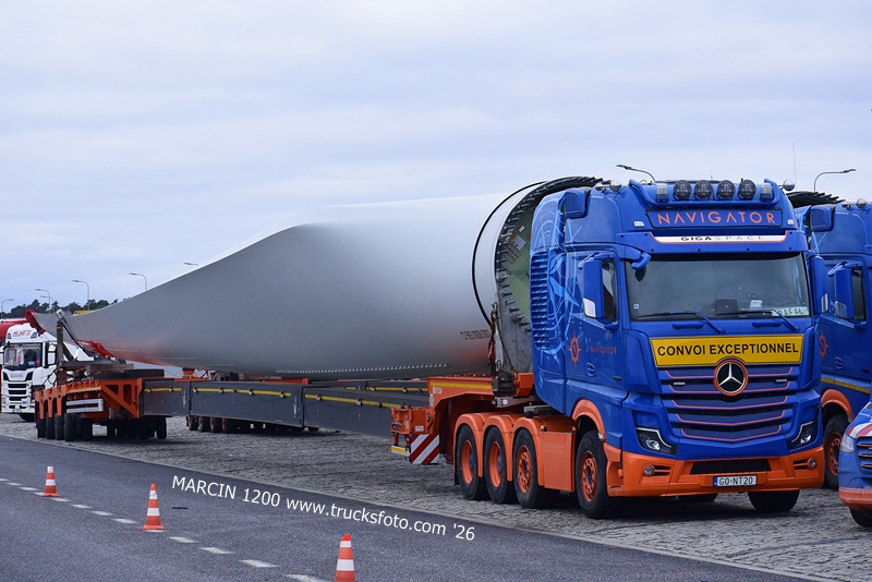 _DSC1898 NAVIGATOR-crop-Actros MP5.JPG