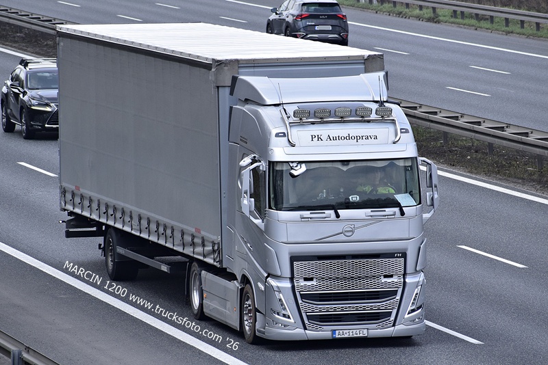 _DSC4021 PK AUTODOPRAVA-crop-VOLVO FH5.JPG