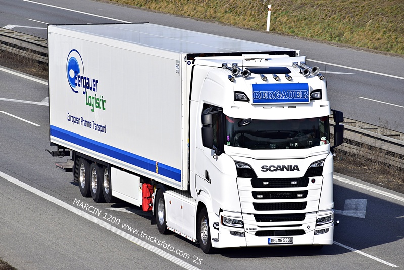 _DSC2231 BERGAUER-crop-SCANIA S580 V8.JPG