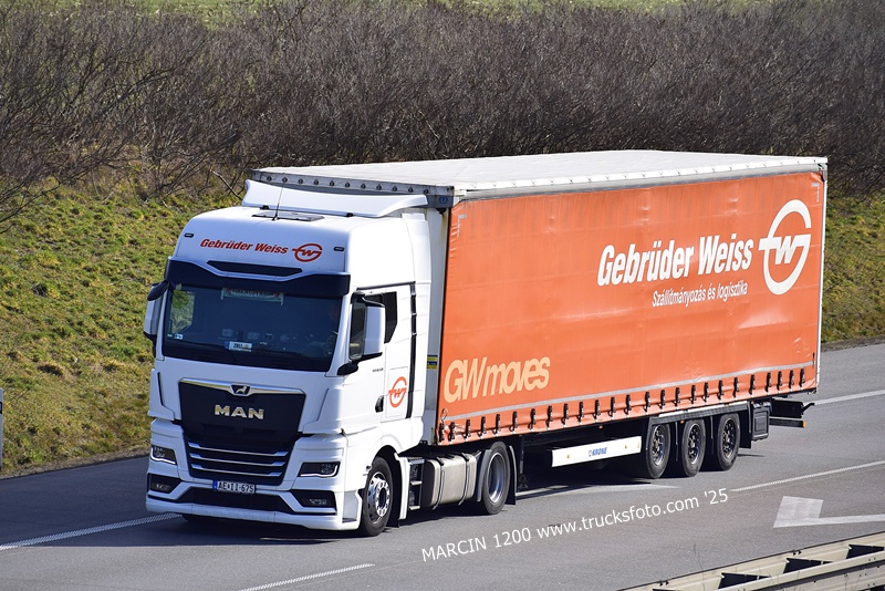 _DSC2272 GEBRUDER WEISS-crop-MAN TGX II.JPG