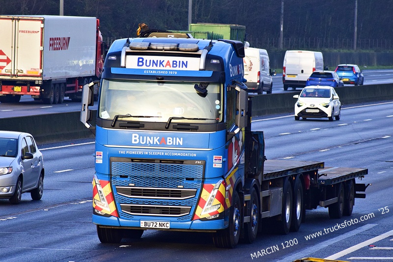 _DSC9390 BUNKABIN-crop-VOLVO FH5.JPG