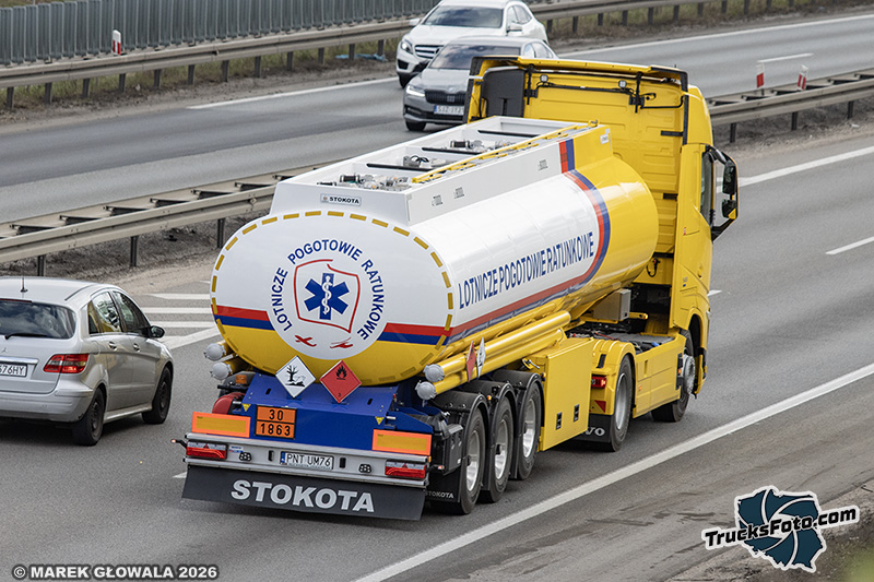 Volvo FH5 - LPR transport paliwa lotniczego.jpg