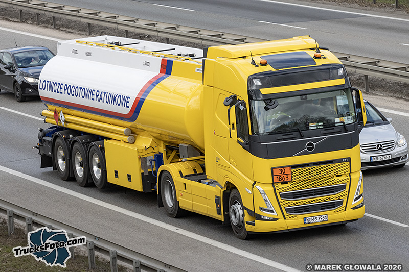 Volvo FH5 lift - Lotnicze Pogotowie Ratunkowe.jpg