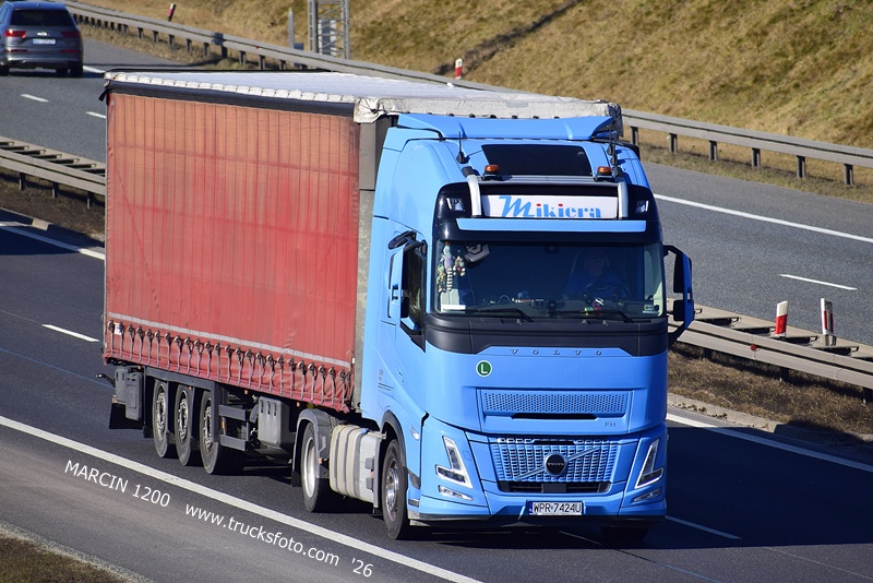 _DSC2769 Mikiera-crop-VOLVO FH AERO.JPG