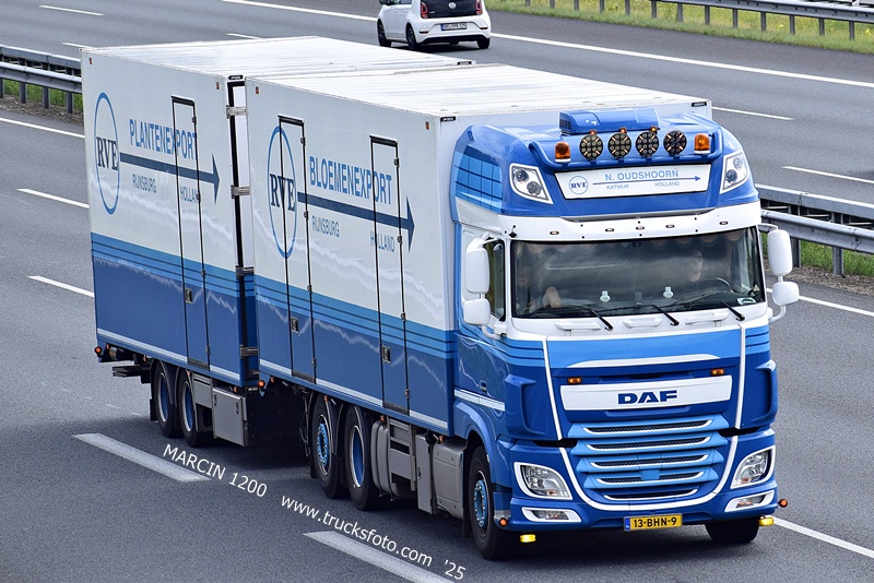 _DSC8800 RVE OUDSHOORN-crop-DAF XF 106.JPG