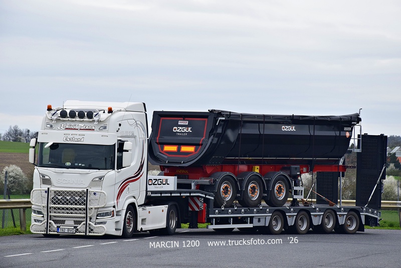 _DSC4418 Kaivi Trans-crop-SCANIA R NG.JPG