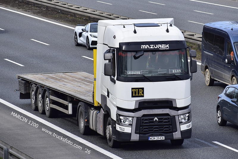 _DSC4293 MAZUREK-crop-RENAULT RANGE-T.JPG