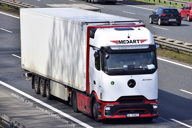 _DSC4231 MEDART-crop-ActrosL ProCabin.JPG