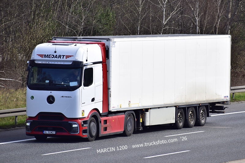 _DSC4268 MEDART-crop-ActrosL ProCabin.JPG