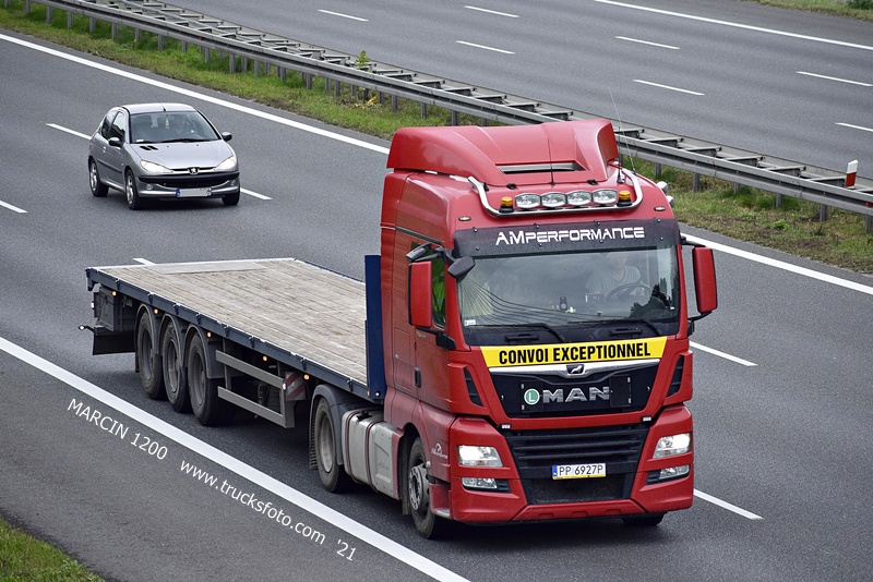 _DSC0640 AM PERFORMANCE-crop-MAN TGX.JPG