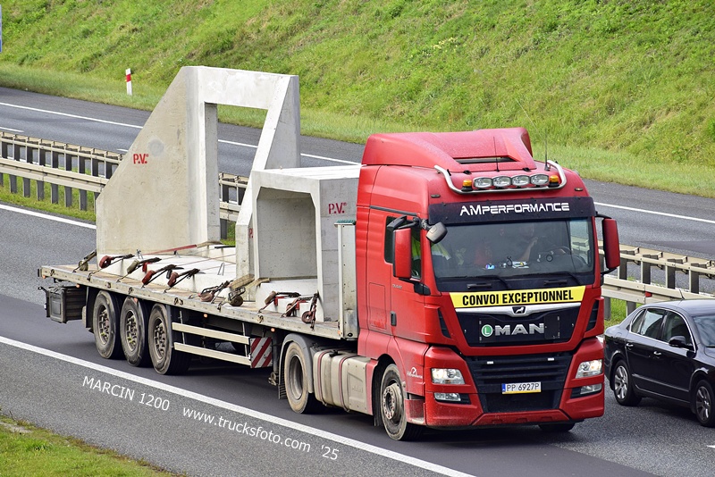 _DSC2766 AM PERFORMANCE-crop-MAN TGX.JPG