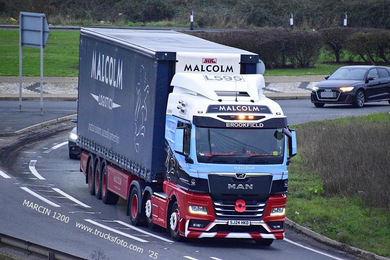 _DSC0585 MALCOLM-crop-MAN TGX II.JPG