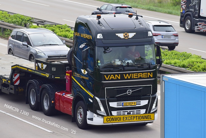 _DSC4229 VAN WIEREN-crop-VOLVO FH5.JPG