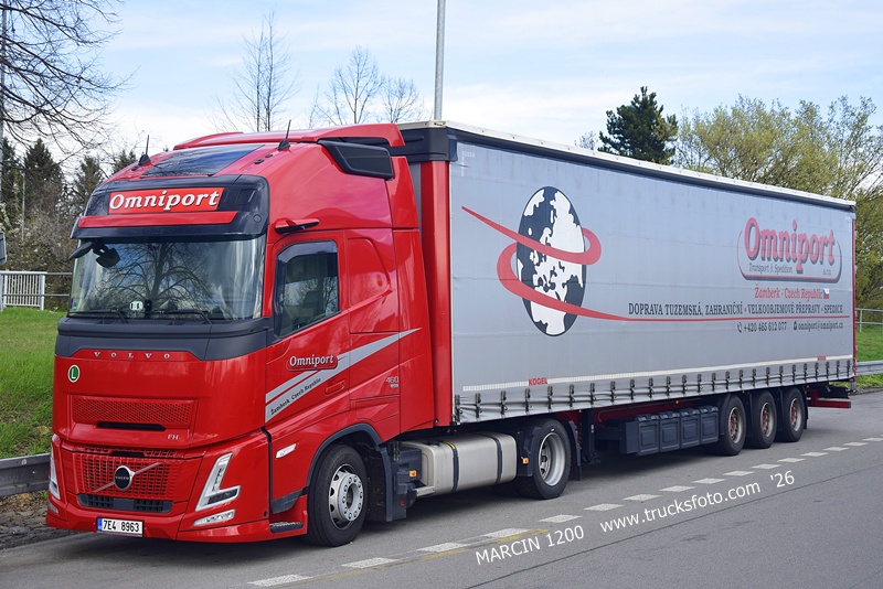 _DSC4453 OMNIPORT-crop-VOLVO FH AERO.JPG
